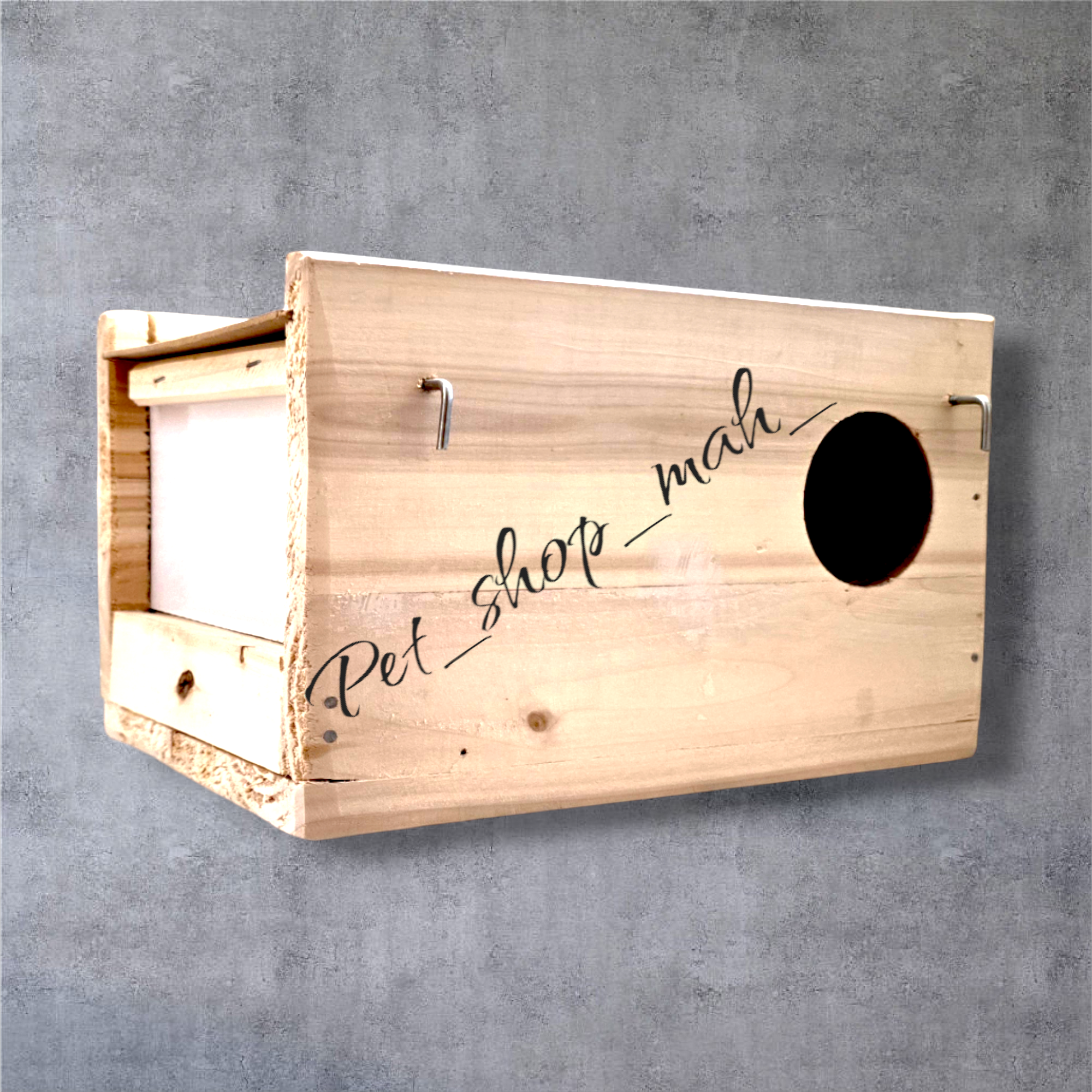 لانه چوبی مخصوص عروس هلندی با درب کشویی و تهویه مناسب برای جوجه‌کشی و تخم‌گذاری