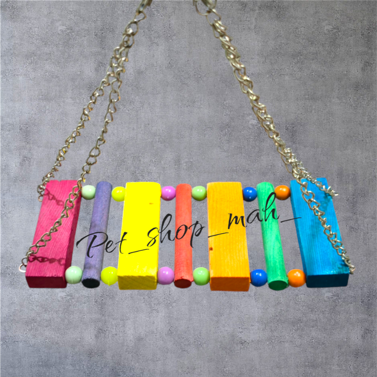 تاب آویزی چوبی رنگی مهرهدار مخصوص پرنده و طوطیسانان